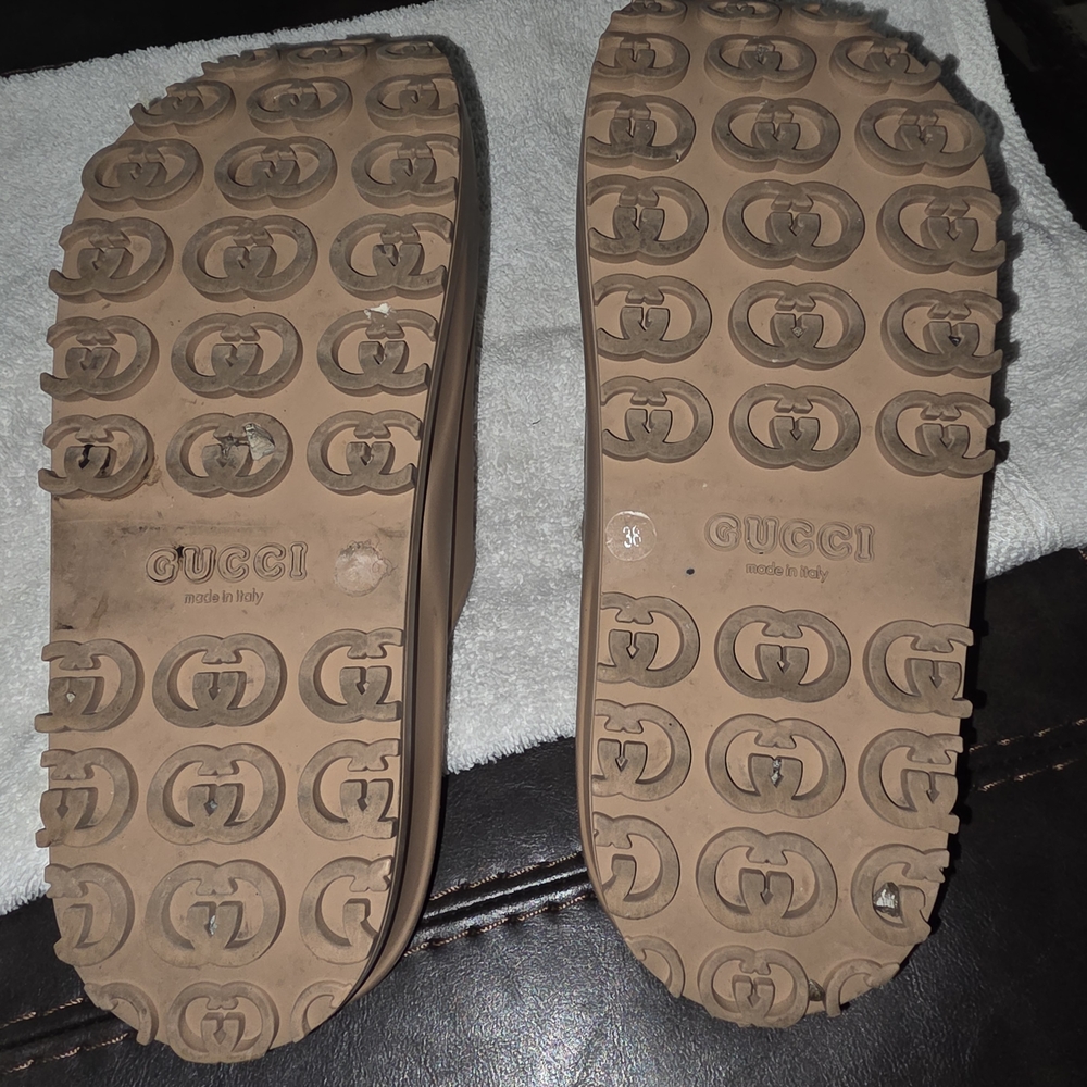 Gucci Beige Slide Sandals - Picture 7 of 7